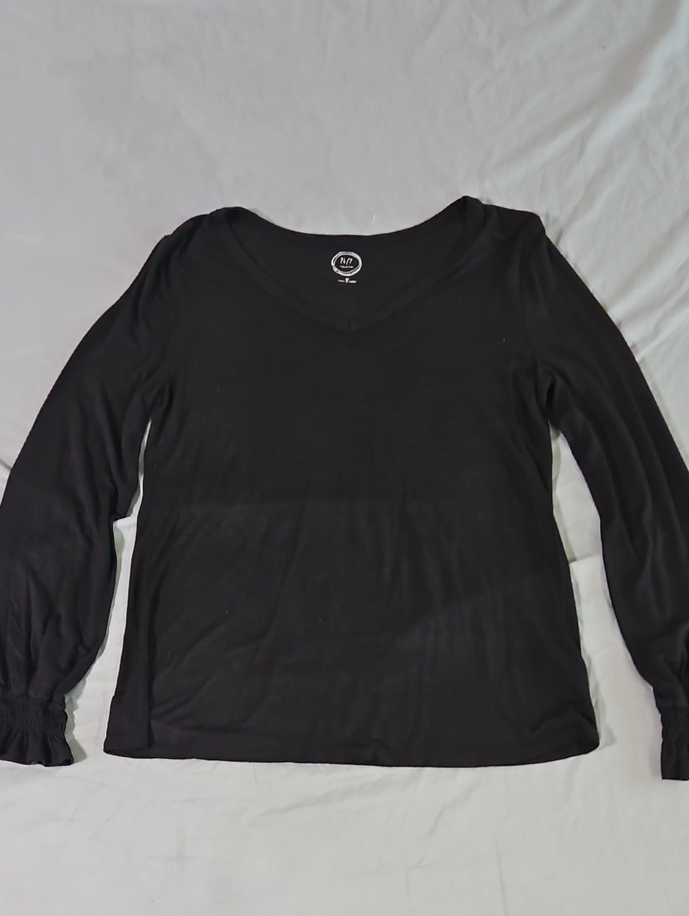 Women’s Black V-Neck Long Sleeve Top